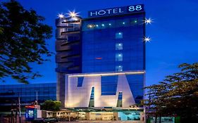 Hotel 88 Grogol By Wh