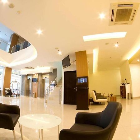 Hotel 88 Grogol By Wh Jakarta Bagian luar foto